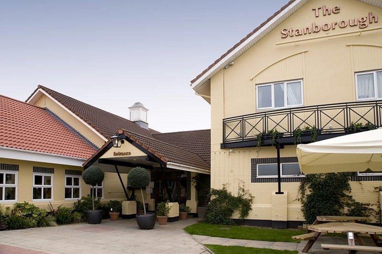 Premier Inn Welwyn Garden City Exterior photo