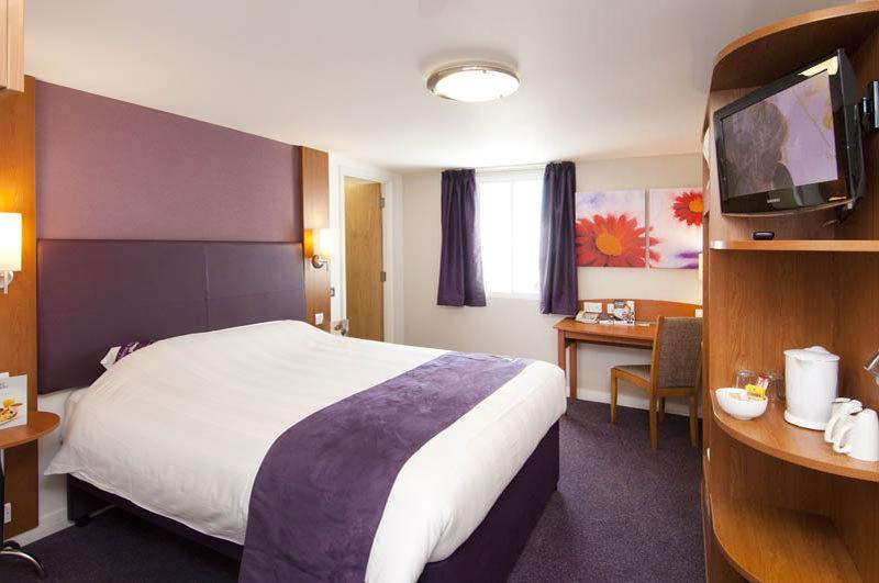 Premier Inn Welwyn Garden City Exterior photo